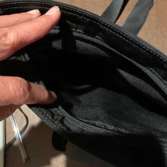 Prada Black Nylon Men's Messenger Bag - Picture 4 of 4